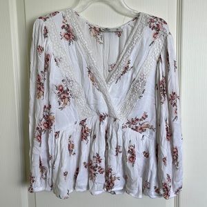BNWOT Hollister Boho White Floral Garterized Sleeve Lace Accent Sz Small